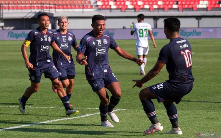 Arema FC Pukul Barito Putera dengan Kemenangan 3-1