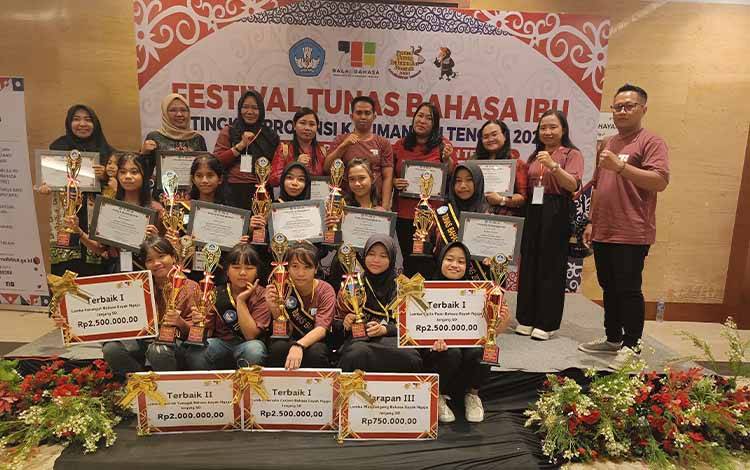 Pelajar SD dan SMP Seruyan Raih Prestasi di Festival Tunas Bahasa Ibu Kalteng