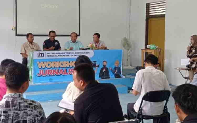 Mahasiswa STIE Antusias Ikuti Workshop Jurnalistik
