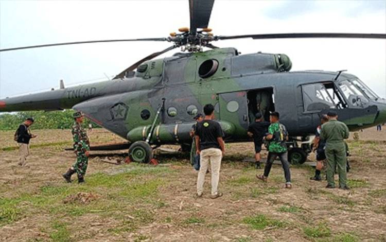 Heli Mendarat Darurat di Blora Kembali Terbang Usai Diperbaiki