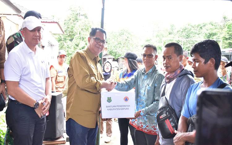 Dua Desa Terdampak Banjir di Mantangai Terima Bantuan Logistik