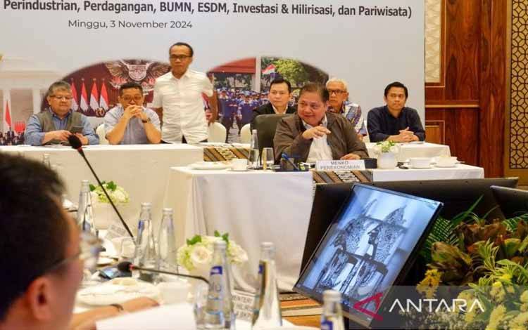 Menko Sebut Hapus Buku Bantu Masyarakat agar Bisa Terima Pinjaman Lagi