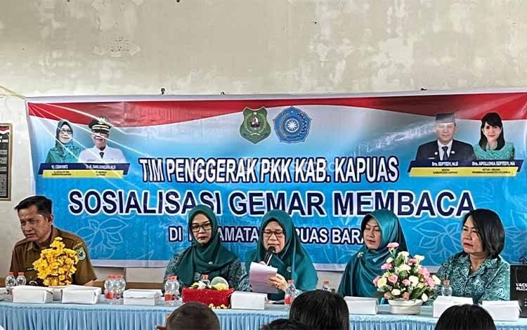 Sambangi SDN 2 Mandomai, PKK Kapuas Gencarkan Program Gemar Membaca