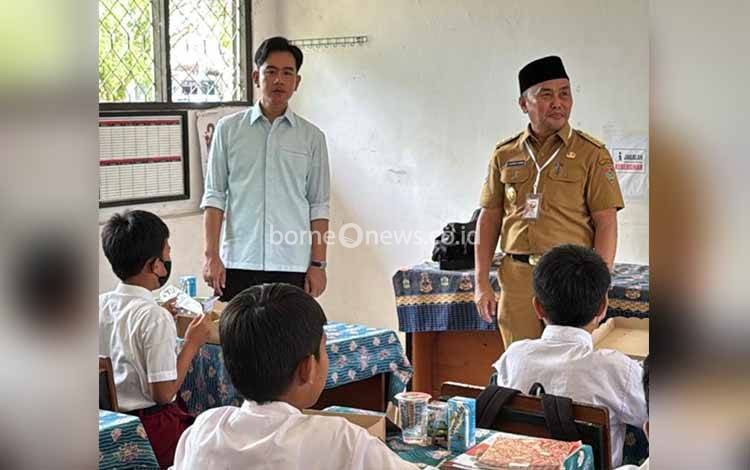 Wapres Gibran Luncurkan Program Makan Siang Gratis untuk Anak Sekolah di Palangka Raya