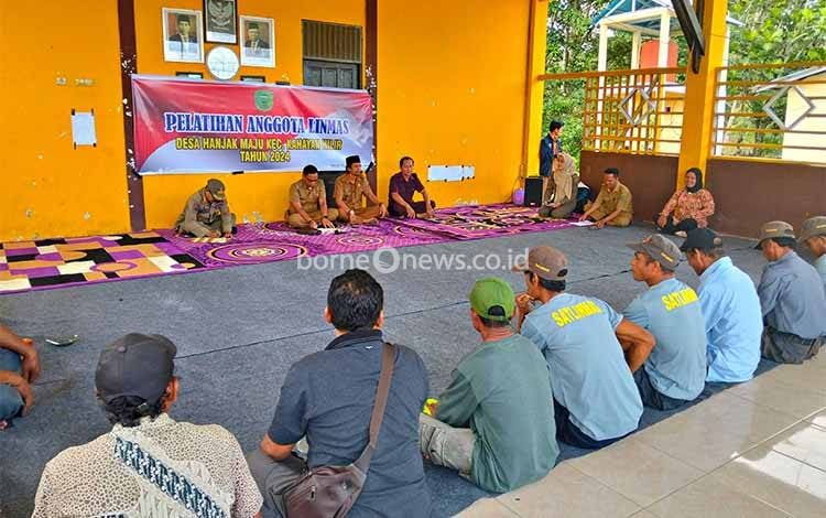 Jelang Pilkada Pulang Pisau, Pemdes Hanjak Maju Gelar Pelatihan Linmas