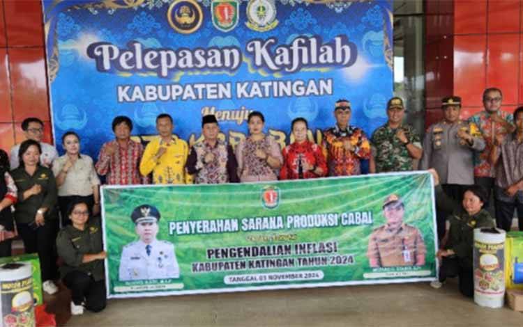 Pj Bupati Katingan Serahkan Sarana Produksi Cabai