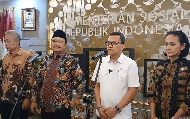 Mensos Pastikan Korban Letusan Gunung Lewotobi Dapat Bantuan Layak