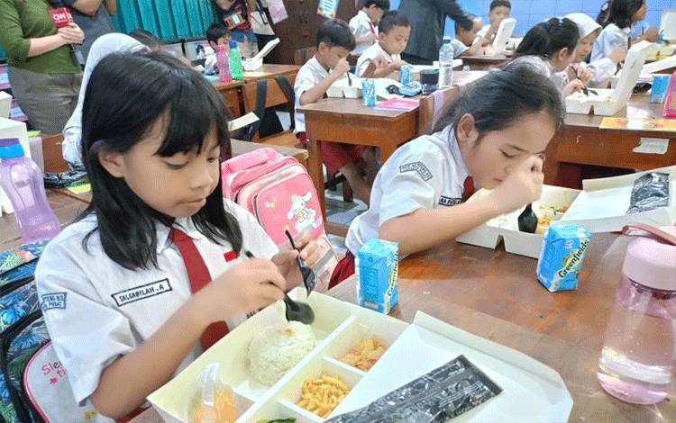 Kemenkomdigi Kampanyekan Program Makan Bergizi Gratis Secara Masif