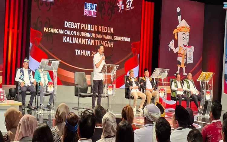 Tanpa Pasangan Calon, Koyem Ambil Alih Panggung Debat
