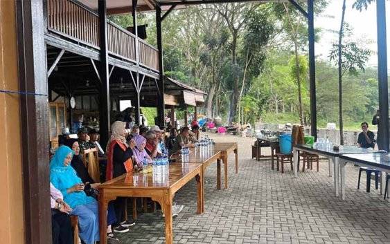 Meningkatkan Kesadaran dan Cinta Terhadap Flora dan Fauna