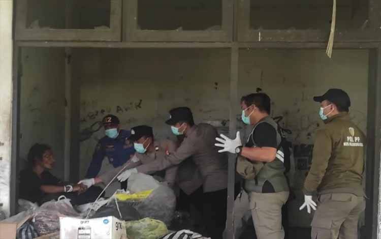 Patroli Gabungan Amankan 2 ODGJ di Palangka Raya