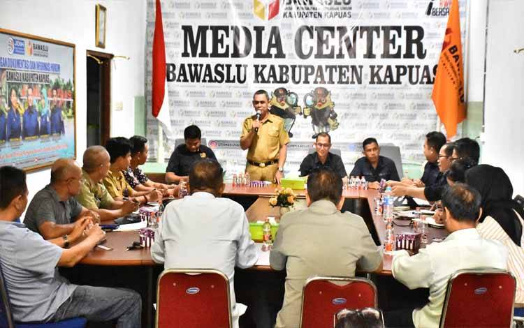 Bawaslu Kapuas Gelar Rakor Persiapan Penertiban APK Pilkada