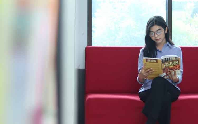 15 Besar Karya Finalis Lomba Menulis Esai Dayak Dicetak Menjadi Buku
