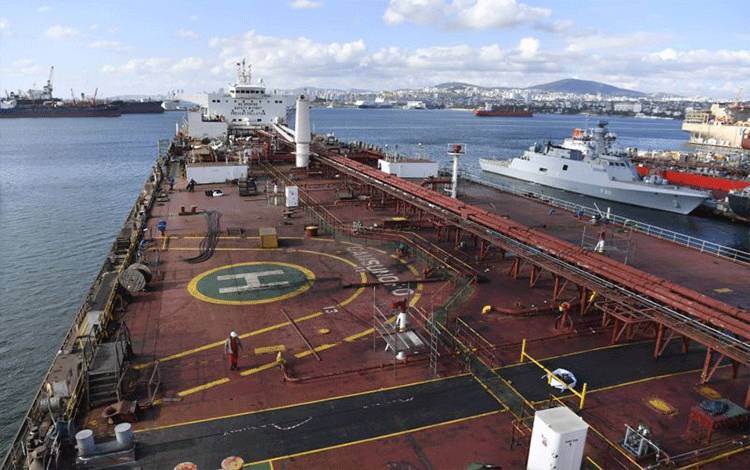 Kapal Gamsunoro Bersiap Menuju Terusan Panama