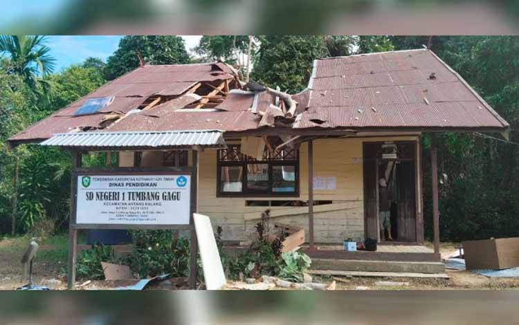 Pemkab Kotim Tindaklanjuti Insiden Sekolah Tertimpa Pohon