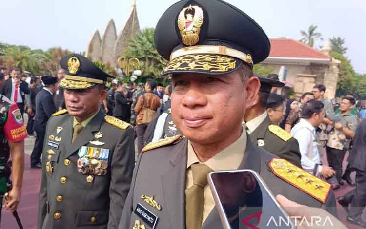 TNI Buka Dapur Umum untuk Korban Erupsi Gunung Lewotobi