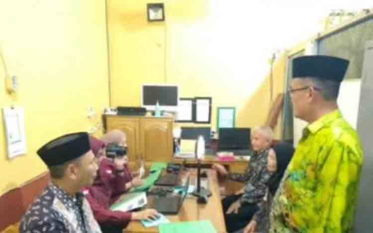 Kemudahan Layanan Paspor untuk Calon Jamaah Haji Kapuas Lewat Program Eazy Passport