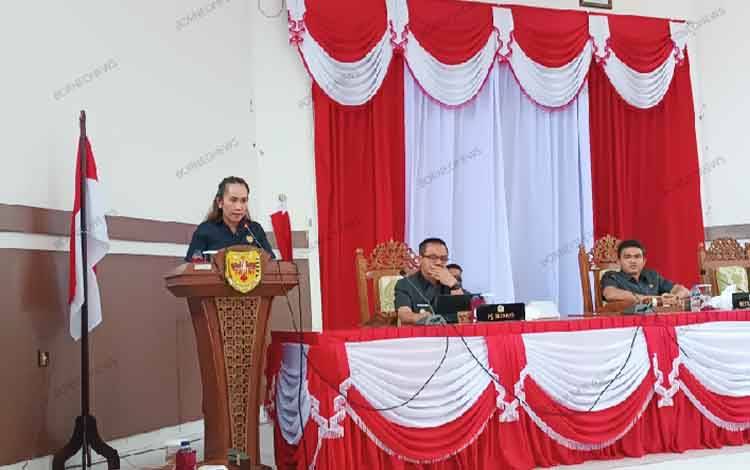 Begini Tanggapan Fraksi PDI Perjuangan DPRD Gumas terhadap Raperda yang Diusulkan