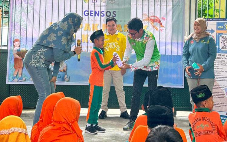 DLH Palangka Raya Edukasi Anak-Anak Tentang Pengelolaan Sampah Secara Bijak
