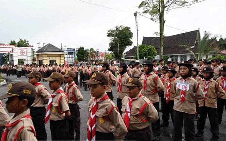 Lomba Gerak Jalan Indah Kwarcab Kobar Jadi Media Mempererat Solidaritas Keluarga Pramuka