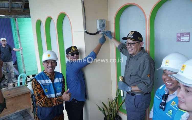 PLN Kalselteng Terangi Tiga Desa di Barito Timur