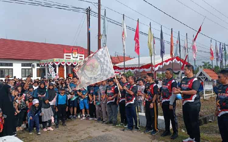 Jalan Sehat dan Senam Zumba yang Digelar KPU Gumas Berjalan Meriah