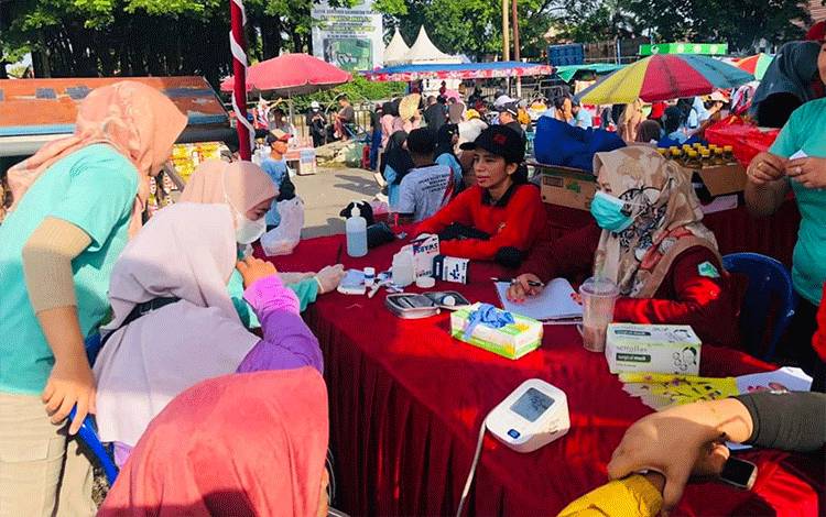 PPNI Kapuas Gelar Pemeriksaan Kesehatan Gratis Peringati Hari Kesehatan Nasional