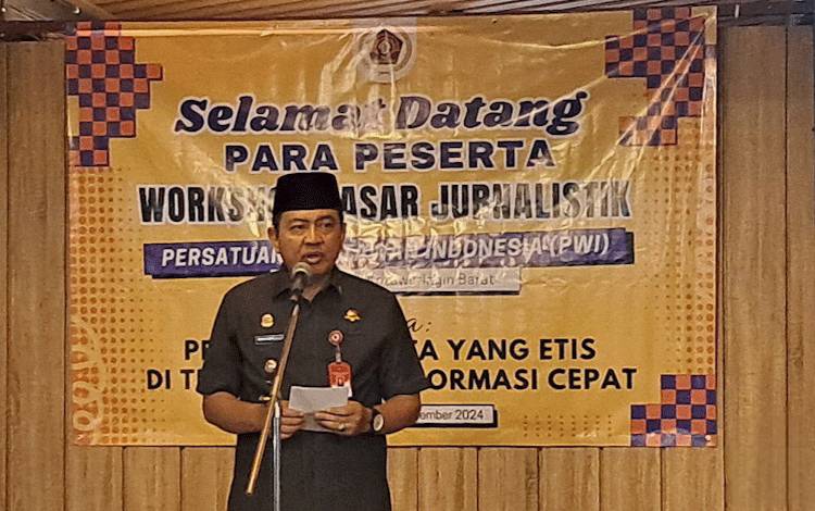 Workshop Dasar Jurnalistik PWI Kobar untuk Meningkatkan Kualitas Penulisan Berita