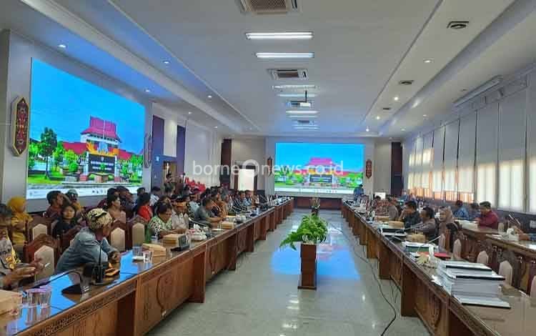 DPRD Kalteng Terima Aspirasi Masyarakat, Janji Koordinasi dengan Pemprov Soal Infrastruktur dan Bansos