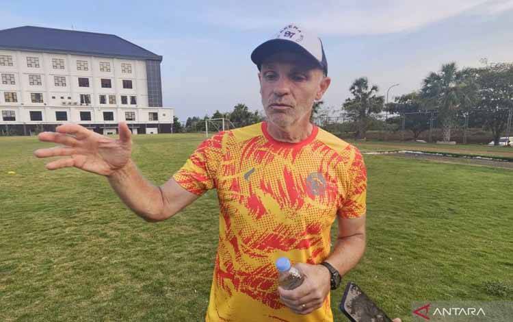 Joel Cornelli Minta Arema FC Tetap Waspadai Madura United