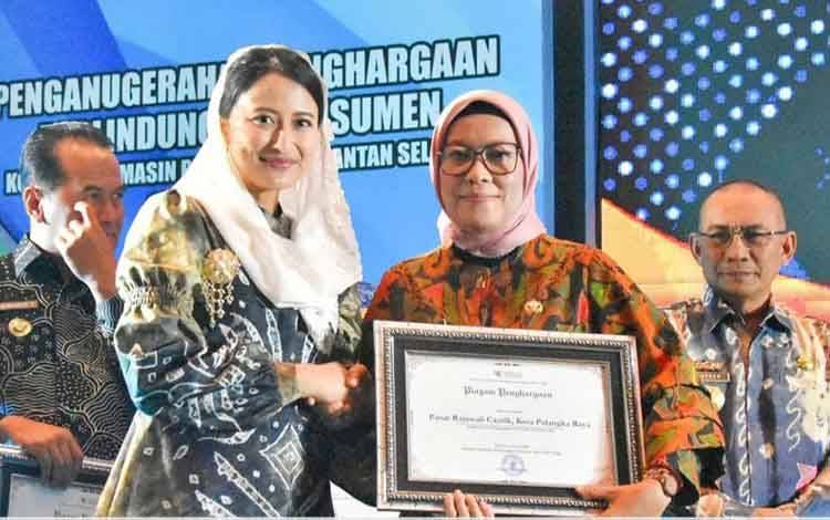 Palangka Raya Raih Penghargaan Pasar Tertib Ukur 2024