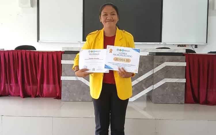 FKIP Gelar Lomba Microteaching, Mahasiswa PBSI Raih Juara III