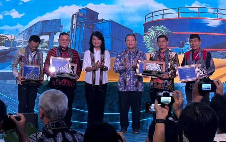 Pemkab Kotim Raih Penghargaan OPOR Terbaik untuk Optimalisasi SPAM IKK Bejarau di Ajang Closing Loan NUWSP