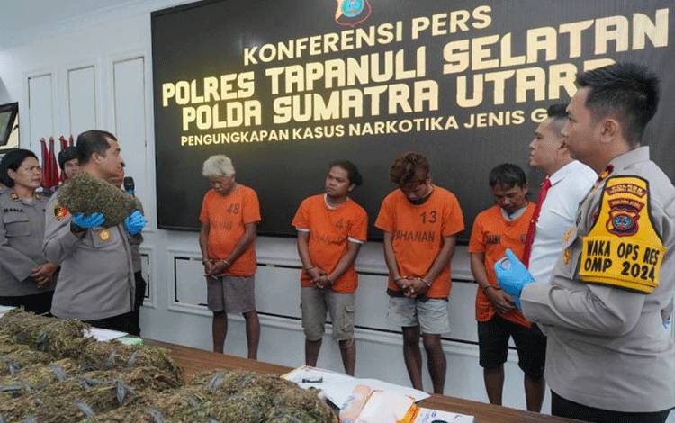 Polisi Tangkap Kurir 22 Kilogram Ganja