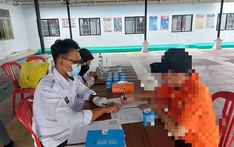 15 WBP Rutan Palangka Raya di Paksa Kencing untuk Tes Urine