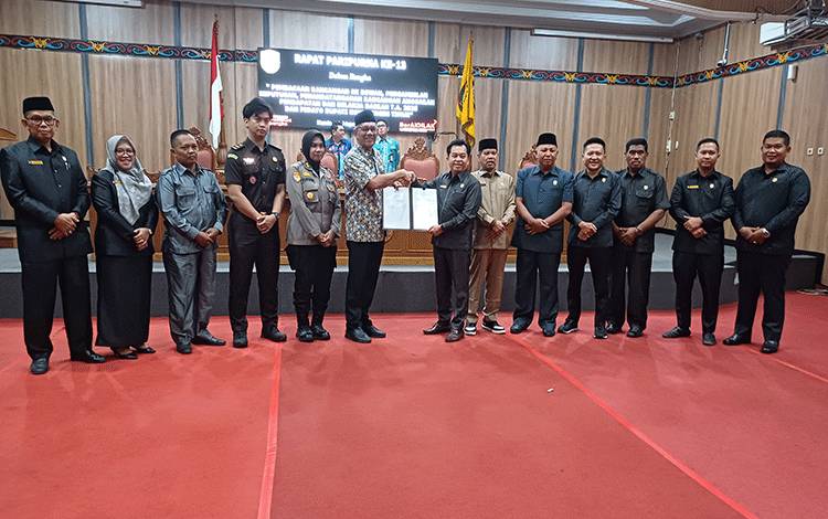 Pengesahan APBD Kotawaringin Timur Tahun Anggaran 2025, Kamis, 21 November 2024. (FOTO: DEWIP)