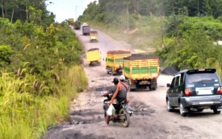Ketua DPRD Kalteng Minta Pemerintah Kendalikan Aktivitas Angkutan PBS yang Gunakan Jalan Palangka Raya-Kuala Kurun
