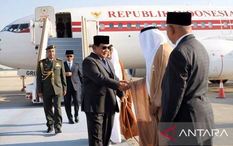 Presiden Prabowo Tiba di Abu Dhabi dan Sempat Dikawal Pesawat Tempur