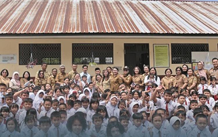Sugianto Sabran Pastikan Anak Kalteng Belajar Sampai Jenjang Perguruan Tinggi