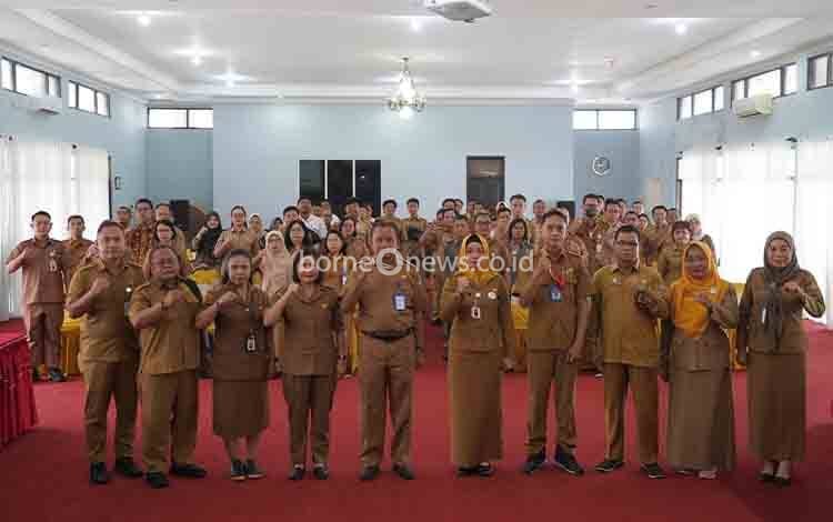 Workshop pembinaan ASN membangun kesadaran dan bahaya judi online se-Kalimantan Tengah di Aula Sei Kapuas BPSDM Provinsi Kalteng. (FOTO: RINTO)