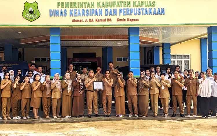 Kapuas Raih Penghargaan Terbaik Pertama Pengawasan Kearsipan di Kalteng