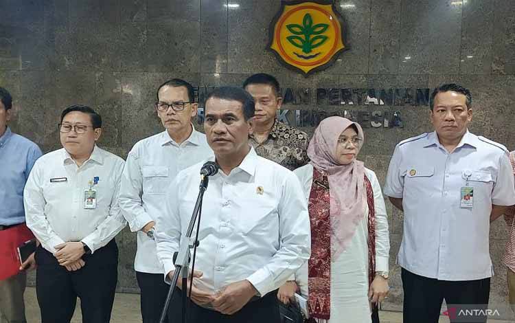 Amran Proses Hukum Perusahaan Pupuk Palsu Rugikan Petani Rp3,2 Triliun
