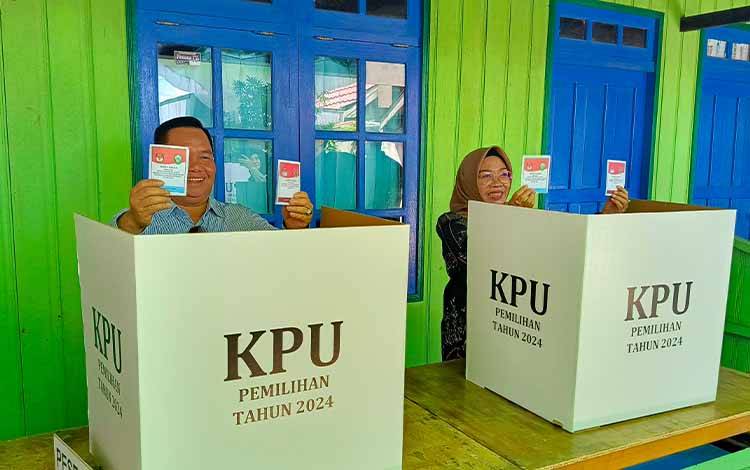 Bupati Kotim Halikinnor Gunakan Hak Pilih di TPS 11