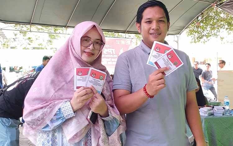 Rudini Nyoblos di TPS 012, Targetkan Kemenangan Maksimal di Pilkada Kotim