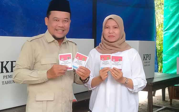 Pj Bupati Sukamara Mencoblos di TPS 004