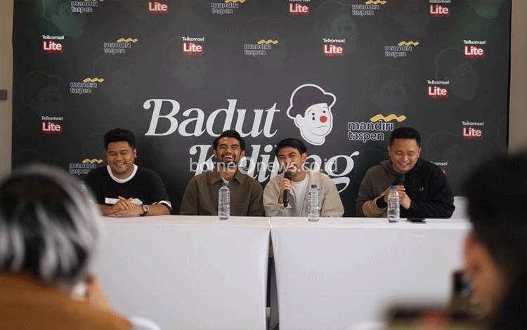 Dbatlayar Umumkan Tur Perdana Bertajuk Badut Keliling di 5 kota
