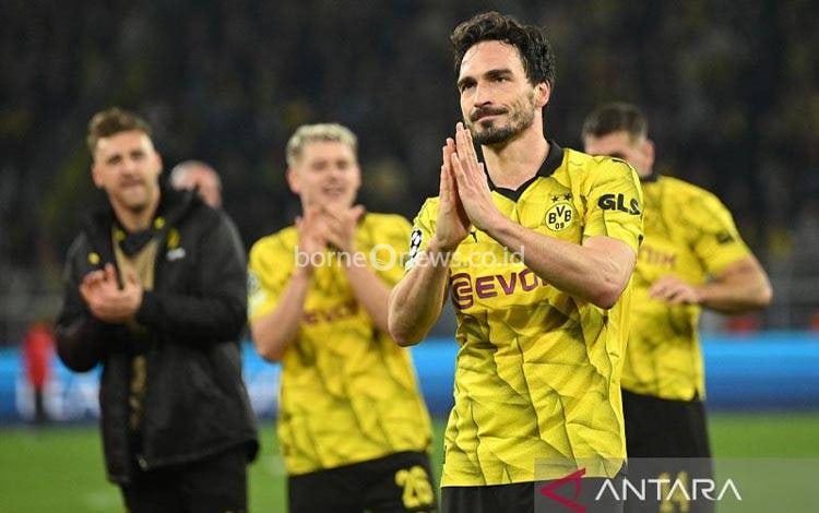 Ilustrasi - Pemain bertahan Borussia Dortmund Mats Hummels selebrasi usai memenangkan pertandingan. ANTARA/AFP/Ina Fassbender/aa.