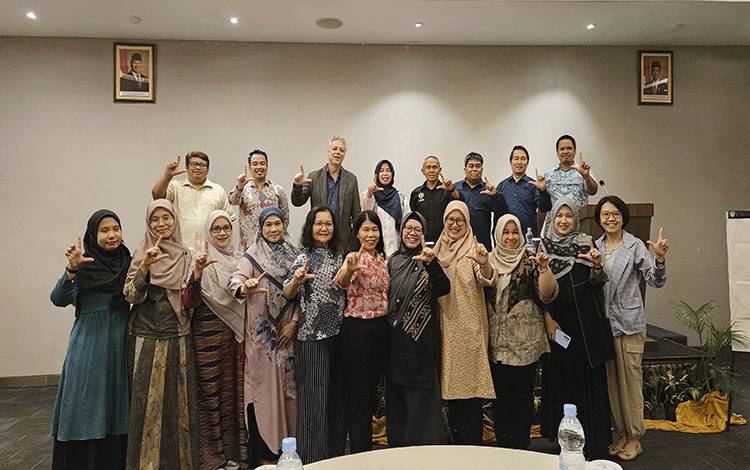Prof Rahmawaty dari Universitas Sumatera Utara Ikuti Publication Bootcamp TOP TIER