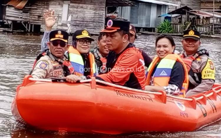 Pj Wali Kota Palangka Raya Tinjau Lokasi Banjir, Perbaikan Infrastruktur Dilakukan Bertahap