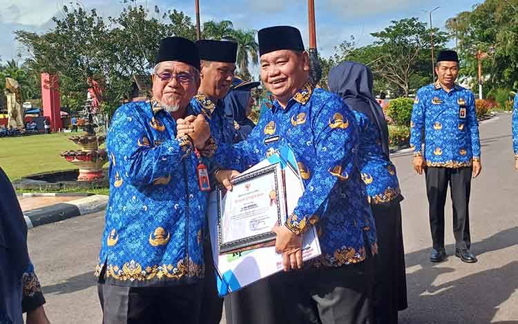 Bupati Kotim Minta ASN Purna Tugas Jadi Contoh Positif Bagi Masyarakat